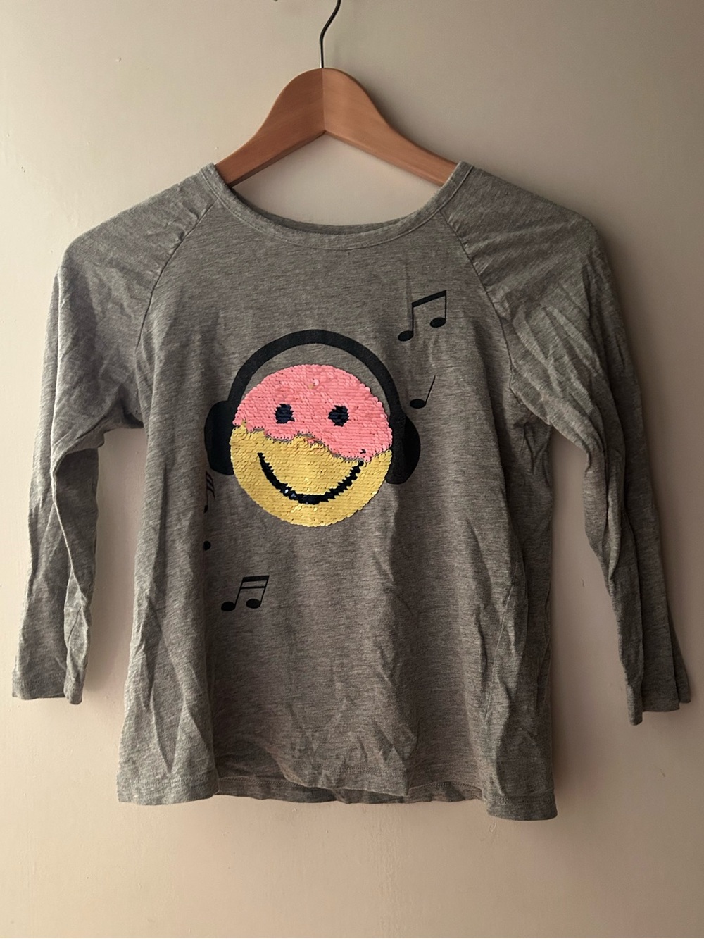 5/$25 GAP Grey Long-Sleeve Tee with Pink & Yellow Sequin Smiley